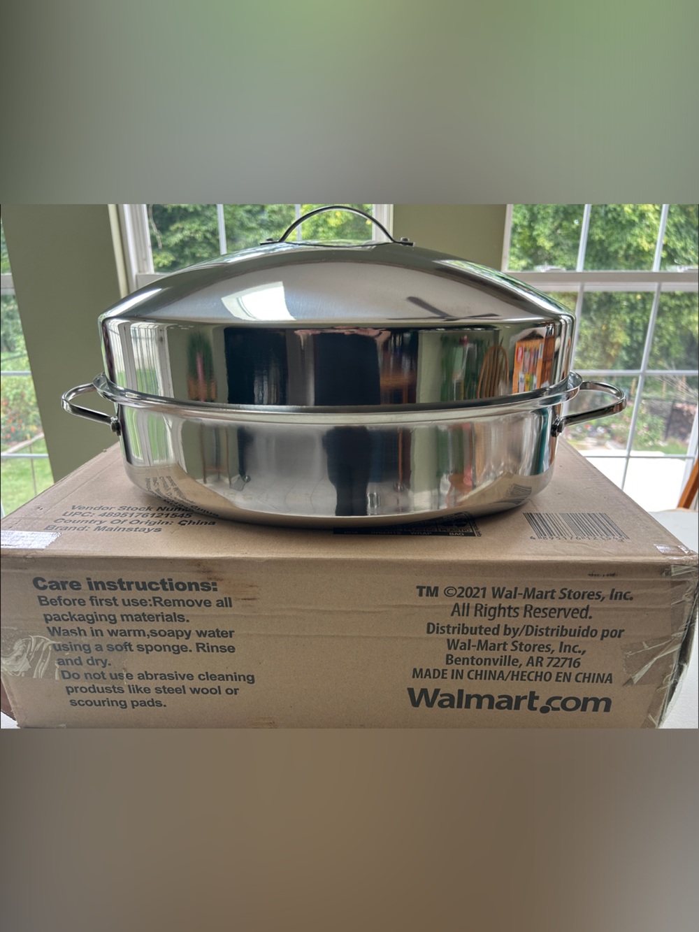 New In Box - Stainless Steel Jumbo Roasting Pan with Lid - Silver
